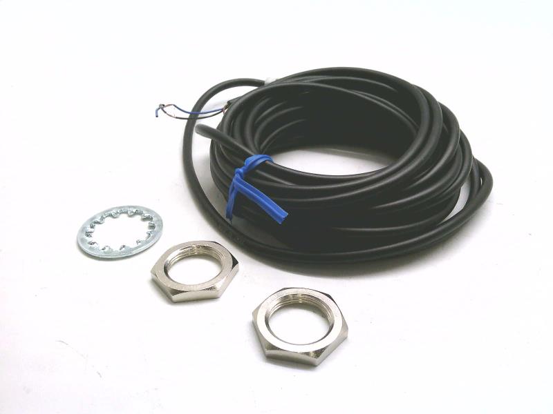 E2B-M18KS05-WP-B1 5M par OMRON