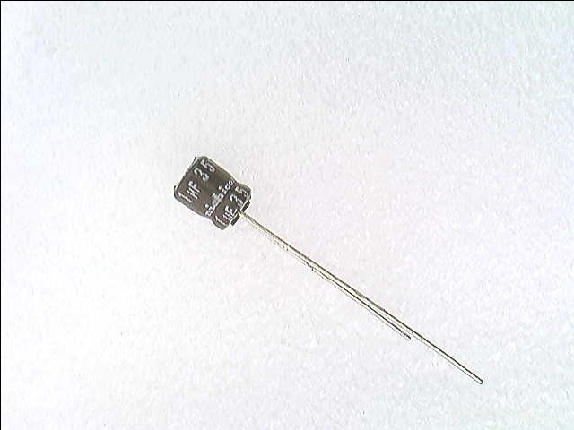 NICHICON UMF1V010MDD