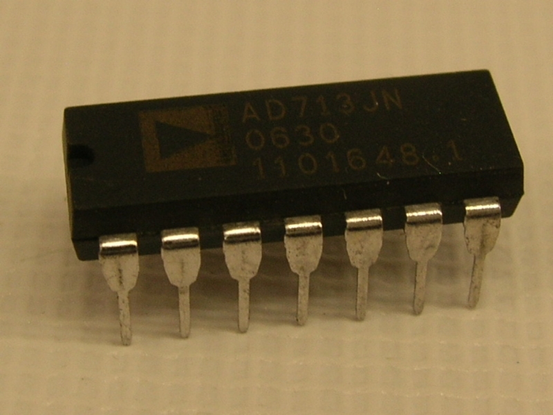 ANALOG DEVICES AD713JNZ