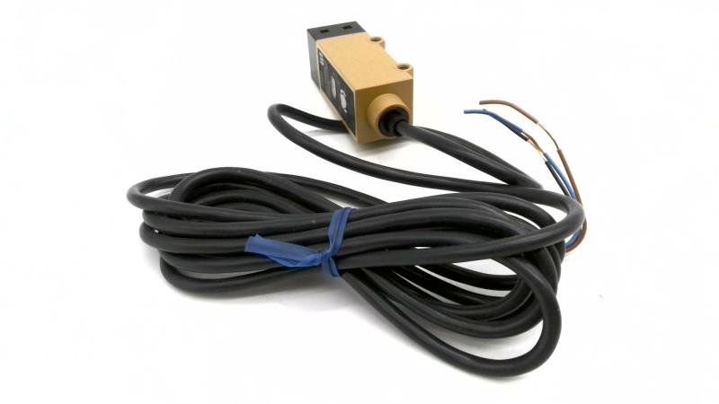 OMRON E3S-RS30B4-30
