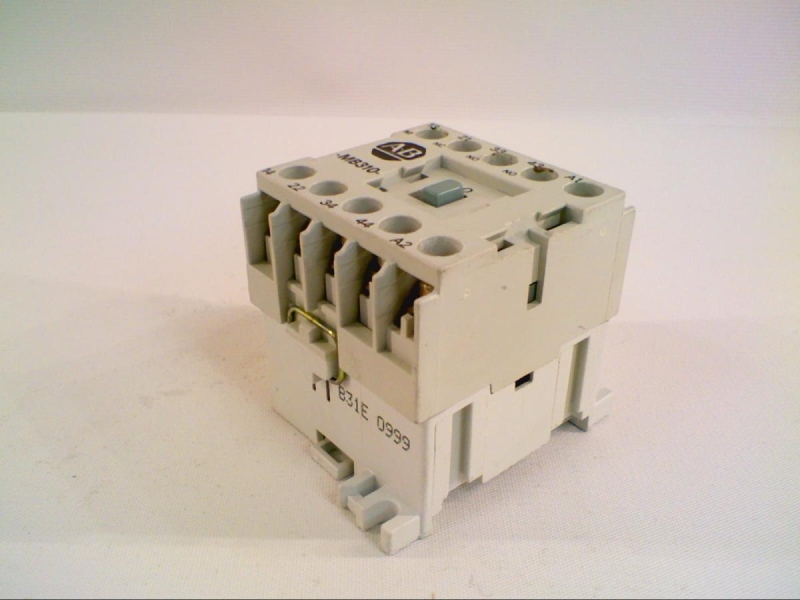 ALLEN BRADLEY 700DC-MB310Z24S
