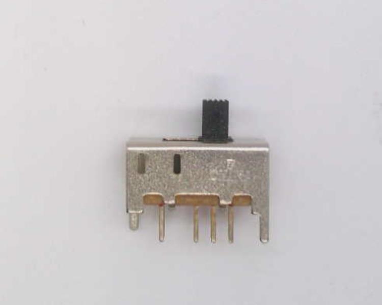 TE CONNECTIVITY 1825289-8