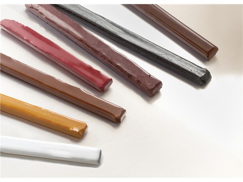 MM NEWMAN LACQUER STICKS