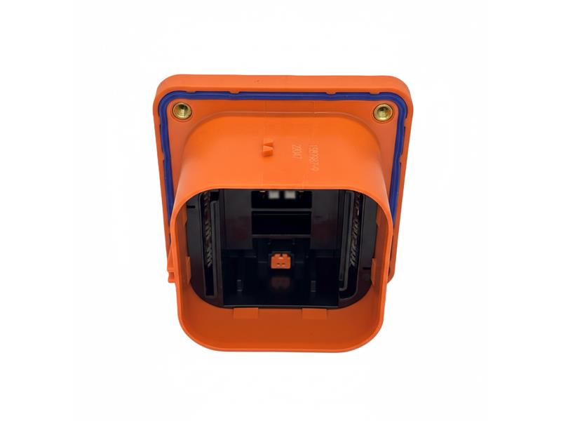 TE CONNECTIVITY 1-1587987-1