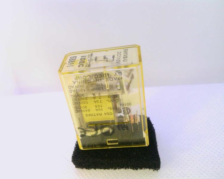 IDEC RH1V2-UDC110V