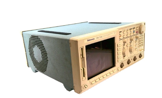 TEKTRONIX TDS 754C
