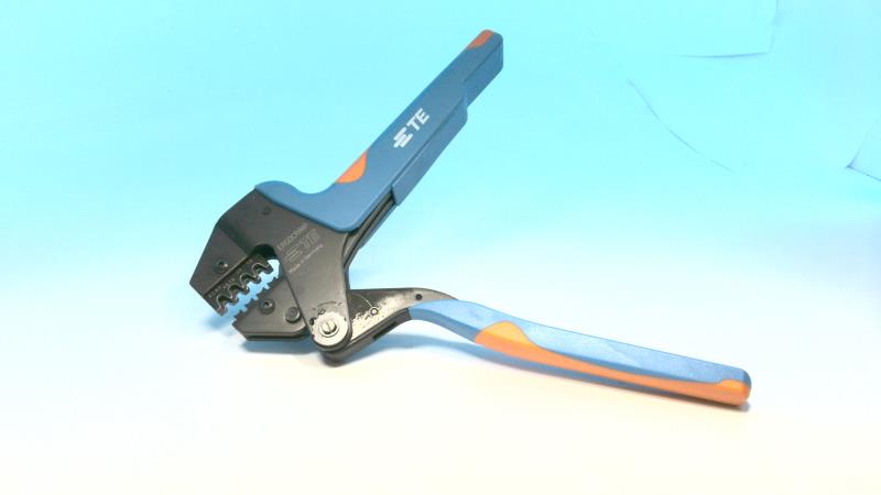 TE CONNECTIVITY 539635-1