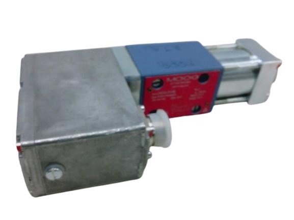 MOOG D633-313B