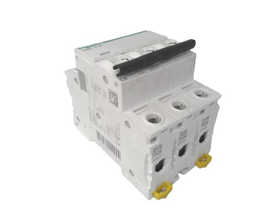 SCHNEIDER ELECTRIC A9F54304