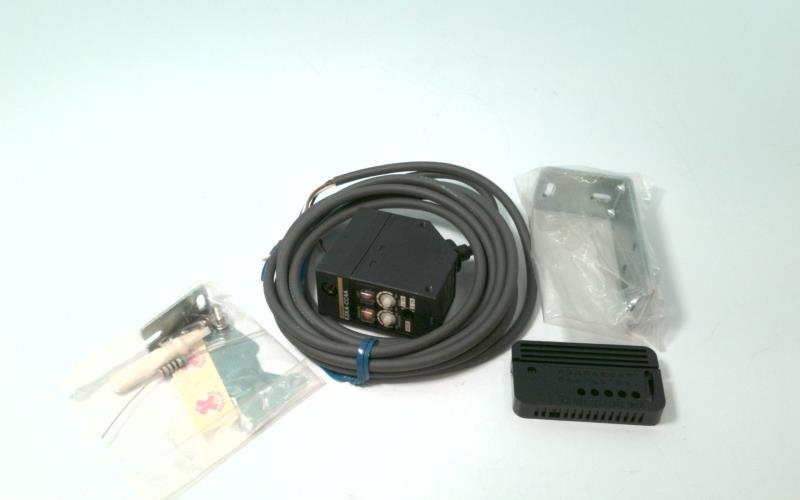 OMRON E3XA-CC4A