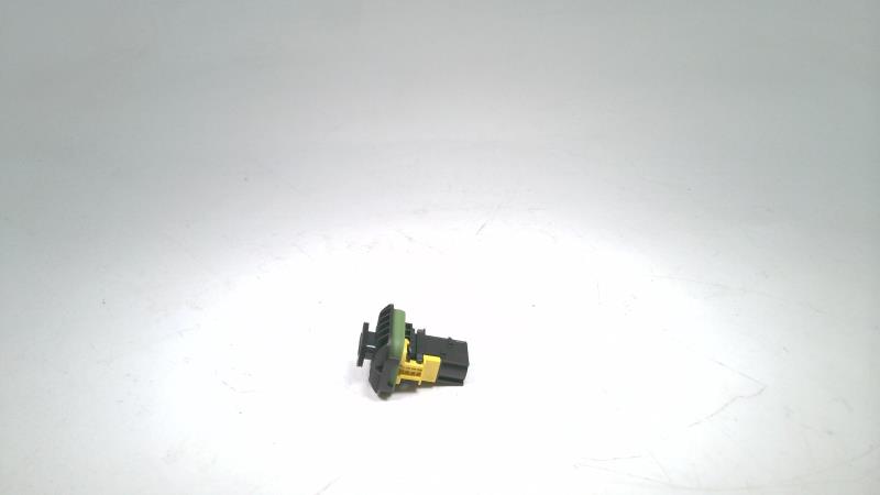 TE CONNECTIVITY 1-1703843-1