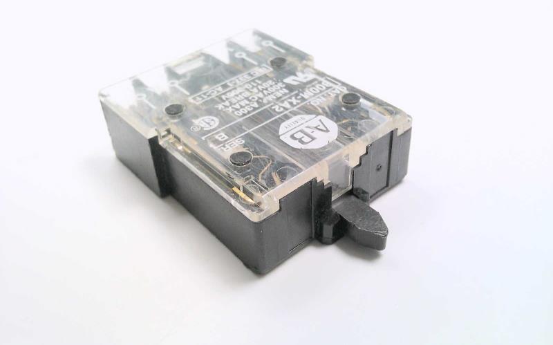 ALLEN BRADLEY 800M-XA2