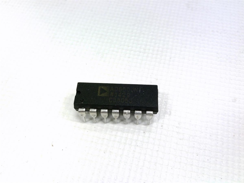 ANALOG DEVICES AD650JN