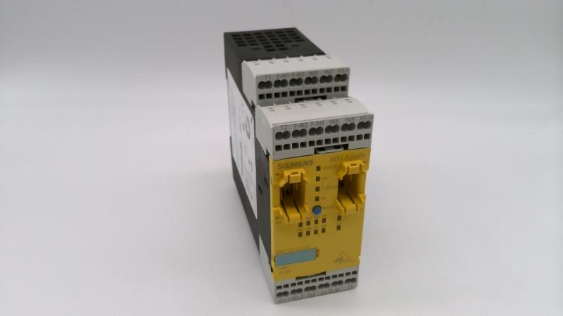 SIEMENS 3RK3122-2AC00
