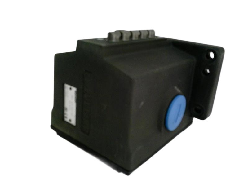 BNS 819-D05-D12-100-10 par BALLUFF