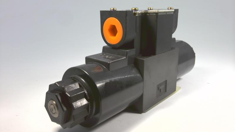YUKEN DSG-01-3C3-D24-6090