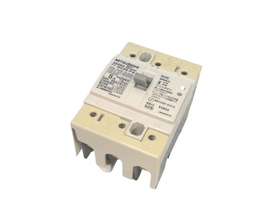 MITSUBISHI NV30-FA 3P 5A 100-200V 15MA