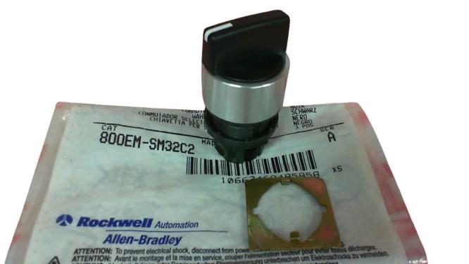 ALLEN BRADLEY 800EM-SM32C2