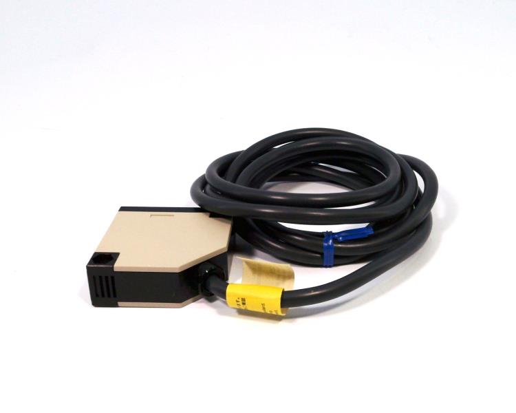 OMRON E3JK-R2P2