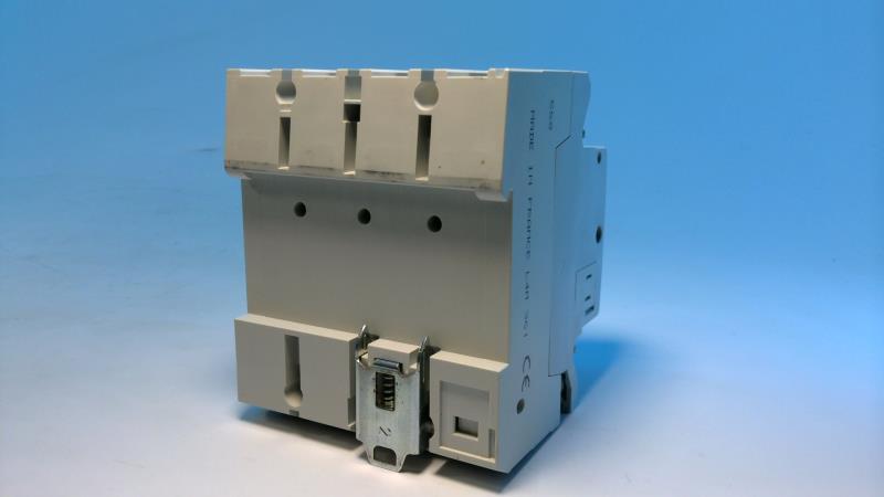 HAGER CD425D