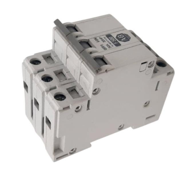 ALLEN BRADLEY 1492-CB3F500