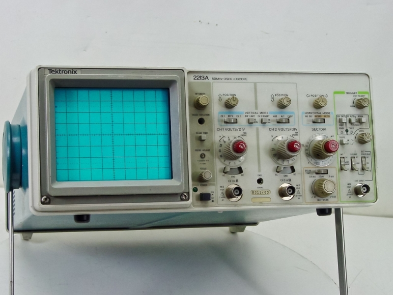 2213A Oscilloscope by TEKTRONIX