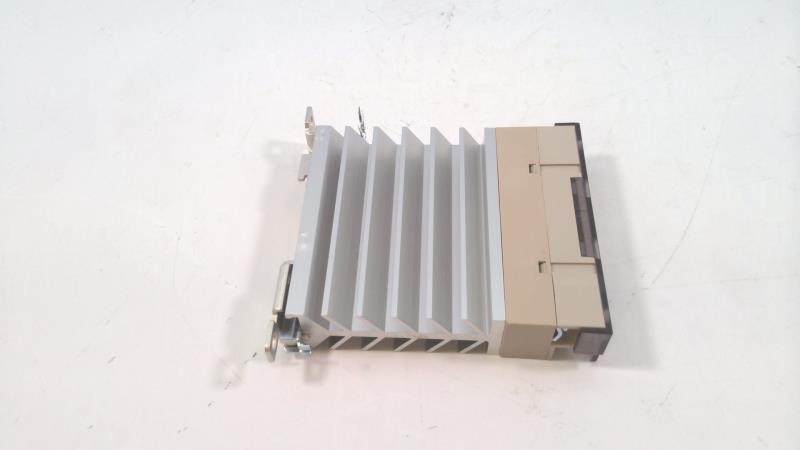 OMRON G3PE-225B DC12-24 BY OMZ