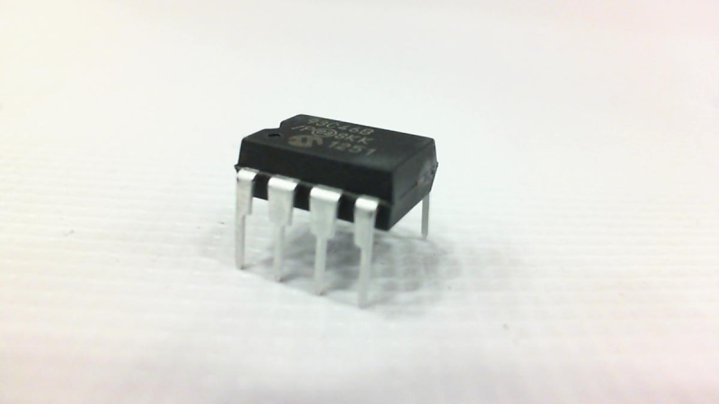 MICROCHIP TECHNOLOGY INC 93C46/P