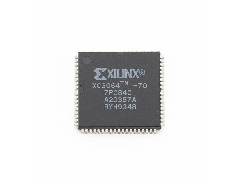 XILINX XC3064-70PC84C 