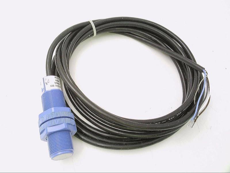 SCHNEIDER ELECTRIC SM600AB0810