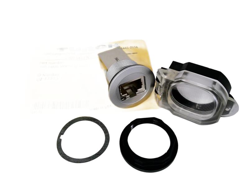 4J45-PANEL-MOUNT-W-IP67-CAP par TURCK