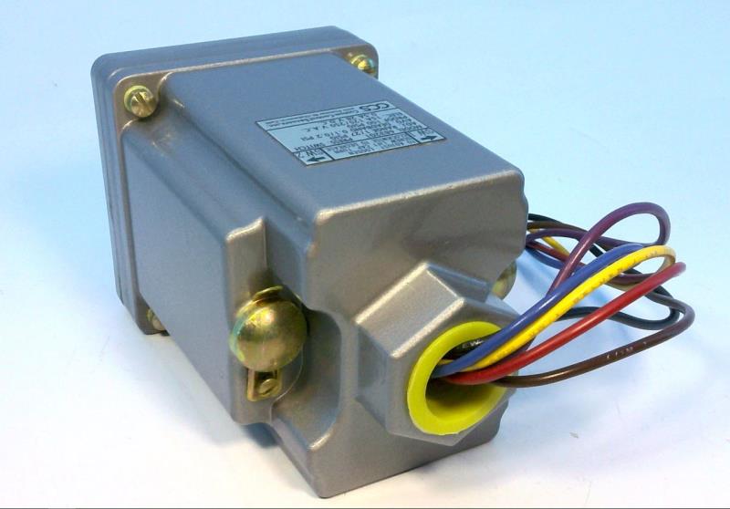 CUSTOM CONTROL SENSORS 6832G3