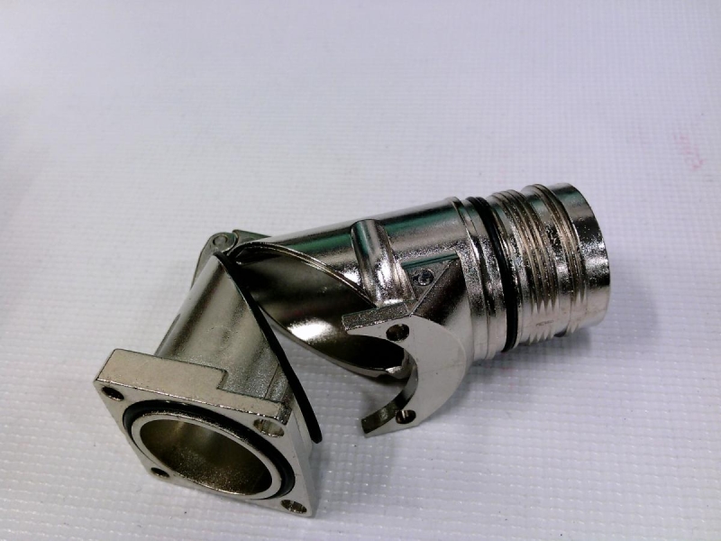 7.635.000.000 por HUMMEL