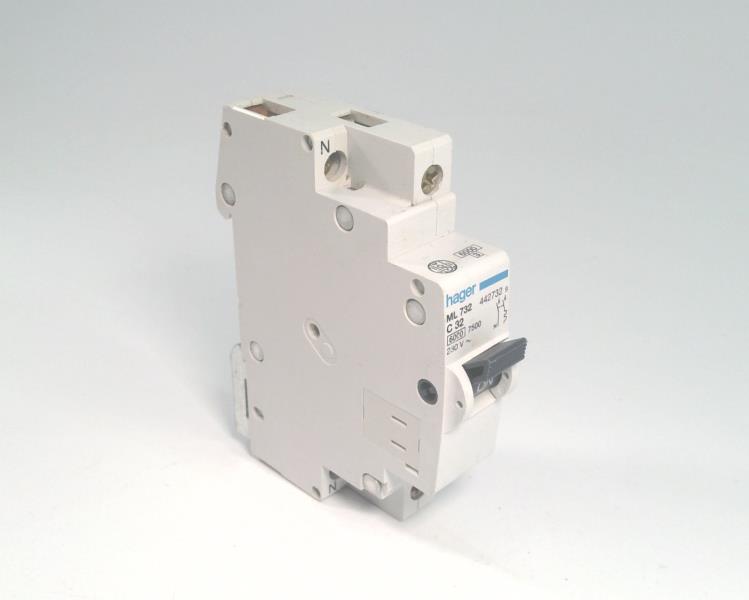 HAGER ML 732