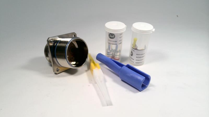 AMPHENOL MS3456L28-22P