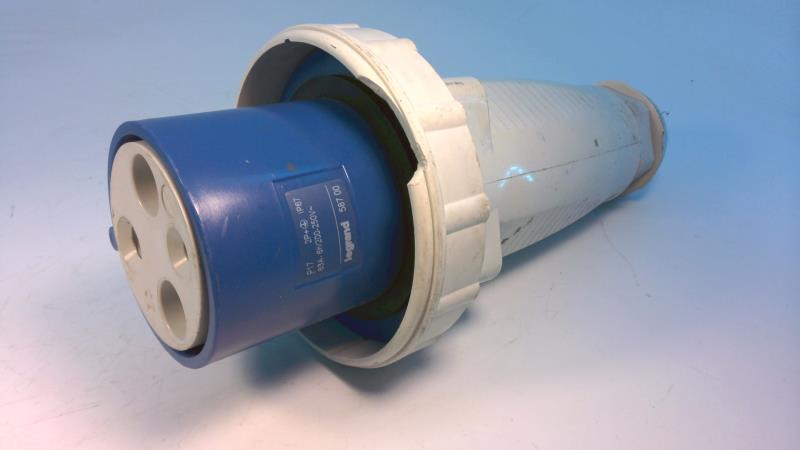 LEGRAND 587 00