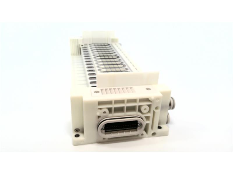 HHB-141028 por HH BARNUM