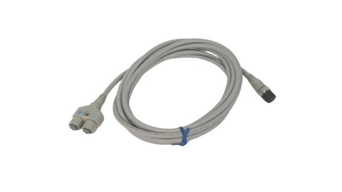 XS2R-D426-E11-F por OMRON