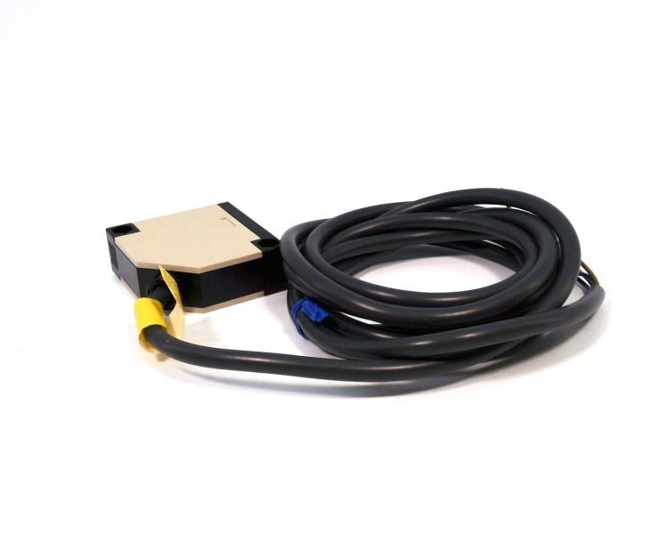 OMRON E3JK-R2P2