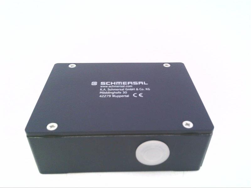 SCHMERSAL AZM 415-02/02ZPK 24VAC/DC