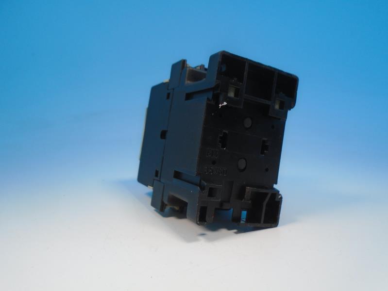 EATON CORPORATION DIL-00-M-4 (220V/50HZ, 240V/60HZ) EATON CORPORATION DIL-00-M-4 (220V/50HZ, 240V/60HZ)