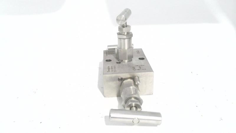 SWAGELOK SS-V3NBF8