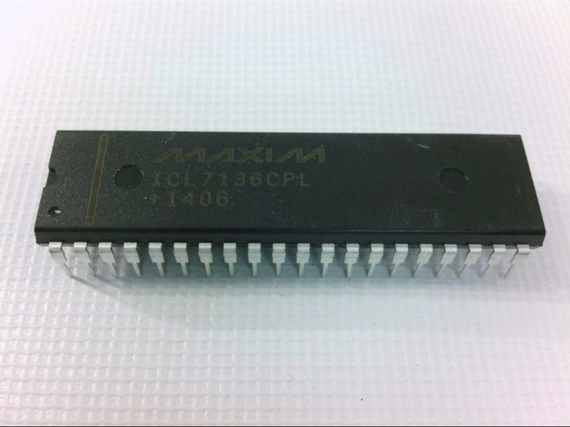 MAXIM INTEGRATED PRODUCTS ICL7136CPL+