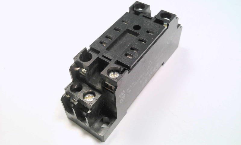 OMRON PYF08A-E