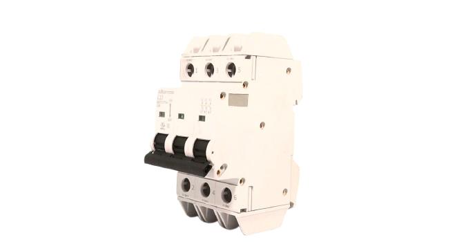 1100-CB3C2U13 por C3 CONTROLS