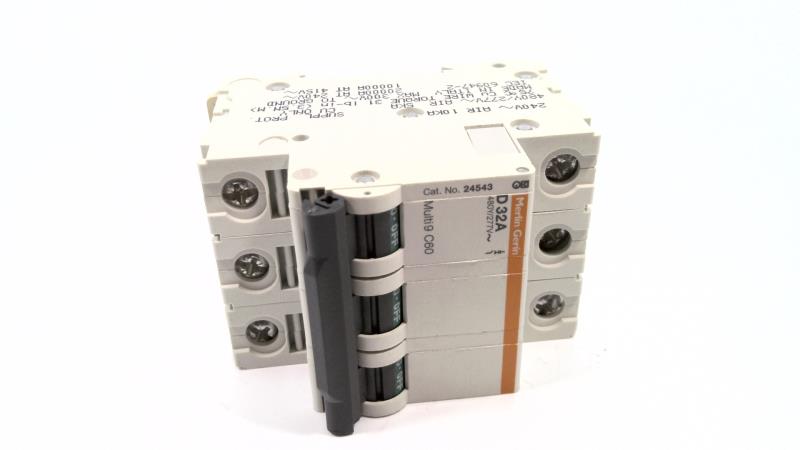 SCHNEIDER ELECTRIC MG24543