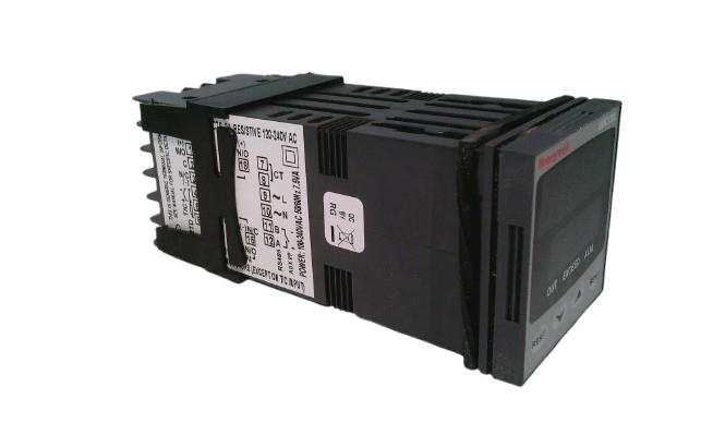 HONEYWELL UDC1200-D-C-1-2-0-2-7-1-0-0-1