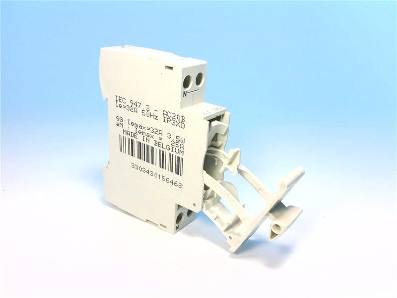 SCHNEIDER ELECTRIC 15646