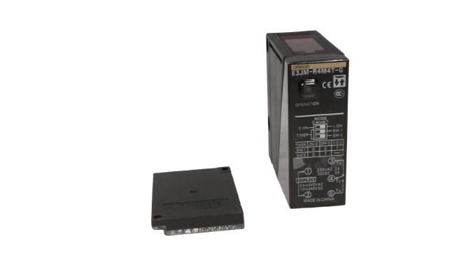 OMRON E3JM-R4M4T-G