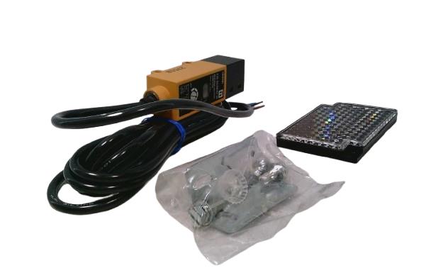 OMRON E3S-RS30E42-30